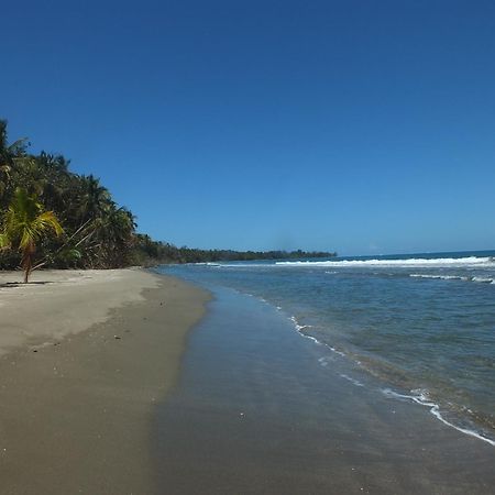 Cabinas Caribe Luna Cahuita Exterior photo